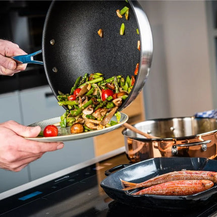DUCQ Triply Wok - 28 cm sfeerfoto