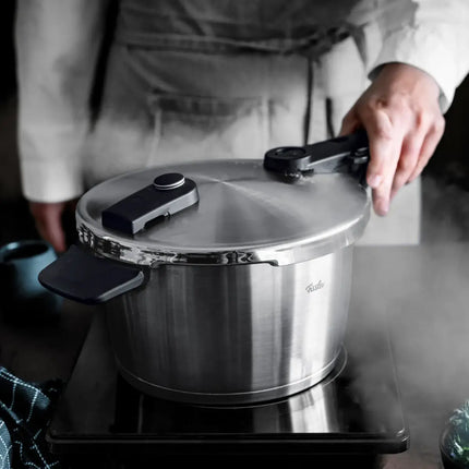 Fissler Vitaquick Premium Snelkookpan-set 3.5L & 6L met stoominzet sfeerafbeelding