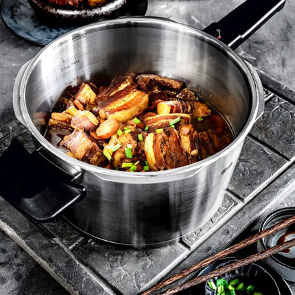 Fissler Vitaquick Premium Snelkookpan-set 3.5L & 6L met stoominzet sfeerafbeelding