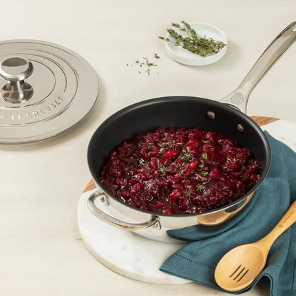 Le Creuset Signature Sauteerpan Antiaanbaklaag 24cm / 3.3l

