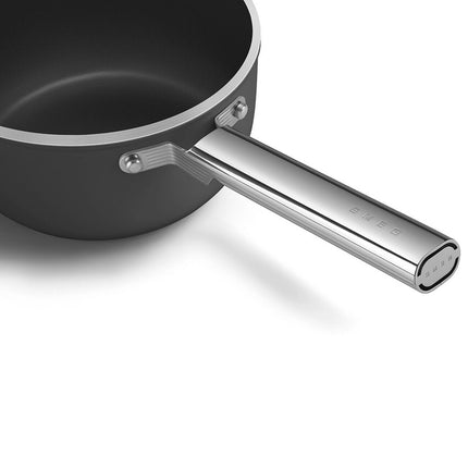 SMEG Stielkasserolle mit Keramikbeschichtung Schwarz 20 cm