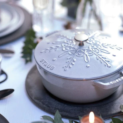 Staub Schmortopf Snowflake White 24 cm - 3,6 l